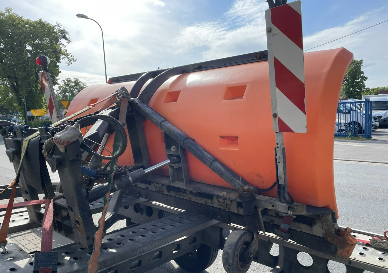 Mercedes-Benz Inny Mercedes-Benz Mercedes Vario 815 Wywrotka 4X4 posypywarka pług 2004 - Utilaj deszăpezire: Foto 4 Mercedes-Benz Inny Mercedes-Benz Mercedes Vario 815 Wywrotka 4X4 posypywarka pług 2004 - Utilaj deszăpezire: Foto 4