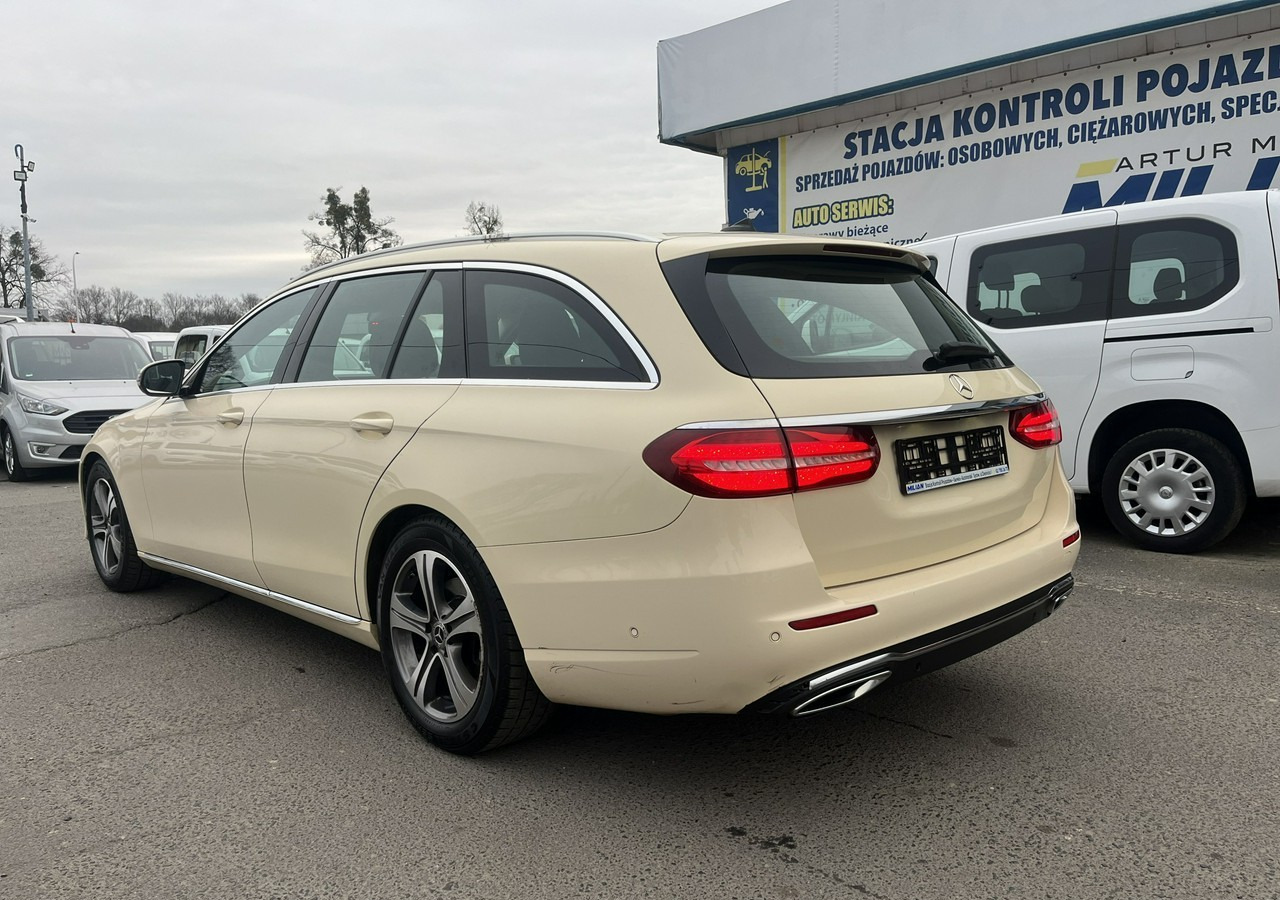 Mercedes-Benz Klasa E E220d T 9G-tronic 197KM Navi FullLed Kamera Asystent Model 2020 FV 2 - Automobil: Foto 3 Mercedes-Benz Klasa E E220d T 9G-tronic 197KM Navi FullLed Kamera Asystent Model 2020 FV 2 - Automobil: Foto 3