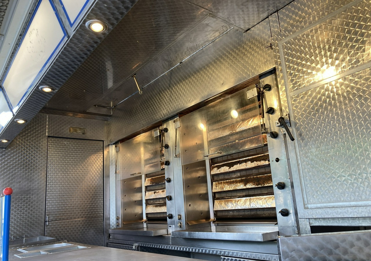 Mercedes-Benz Sprinter Autosklep Grill kurczak Gastronomiczny Food Truck Foodtruck sklep 20 - Autorulota comerciala: Foto 4 Mercedes-Benz Sprinter Autosklep Grill kurczak Gastronomiczny Food Truck Foodtruck sklep 20 - Autorulota comerciala: Foto 4