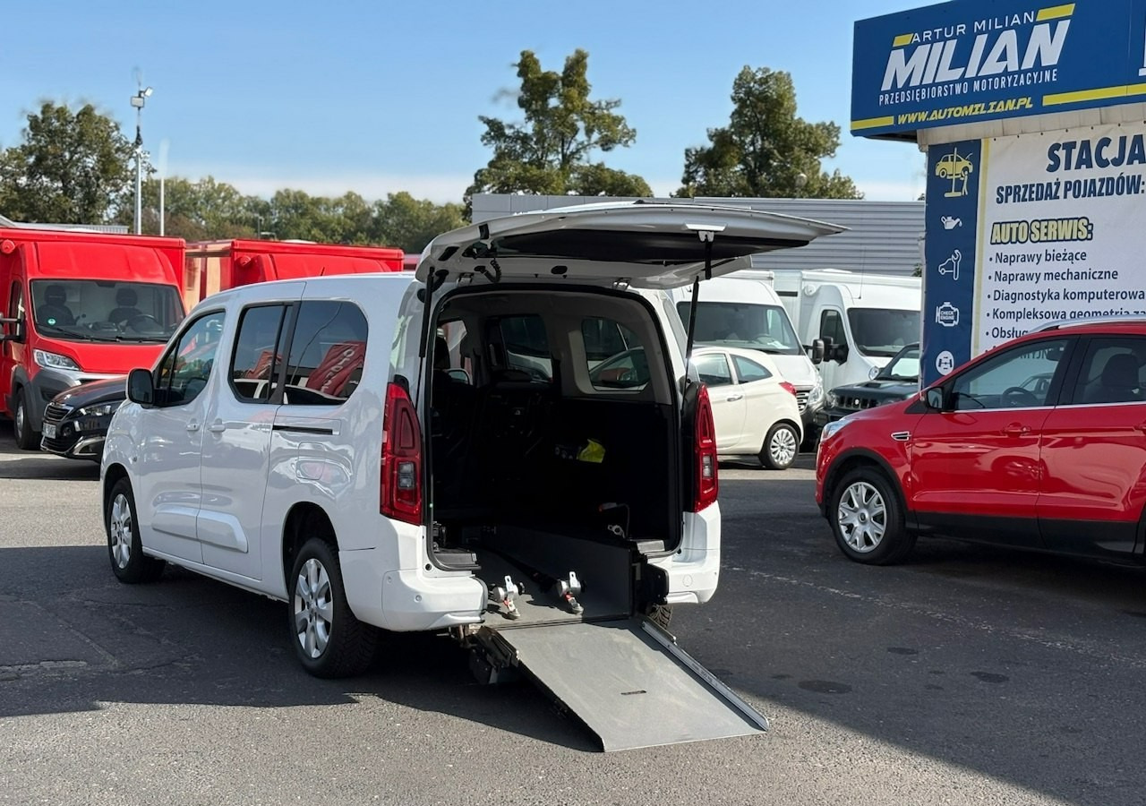 Opel Combo IV Combo Life Opel ComboLife Niepełnosprawnych inwalida rampa Bogate wy - Mașină break: Foto 1 Opel Combo IV Combo Life Opel ComboLife Niepełnosprawnych inwalida rampa Bogate wy - Mașină break: Foto 1