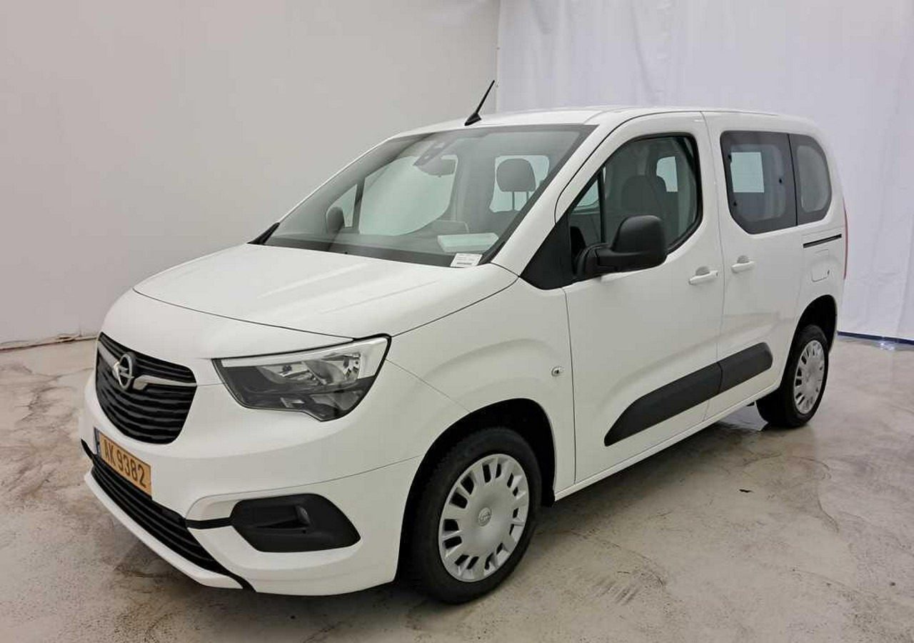 Opel Combo IV Opel Combo dla Niepełnosprawnych inwalida Rampa 32105 km Model 2022 - Automobil: Foto 1 Opel Combo IV Opel Combo dla Niepełnosprawnych inwalida Rampa 32105 km Model 2022 - Automobil: Foto 1