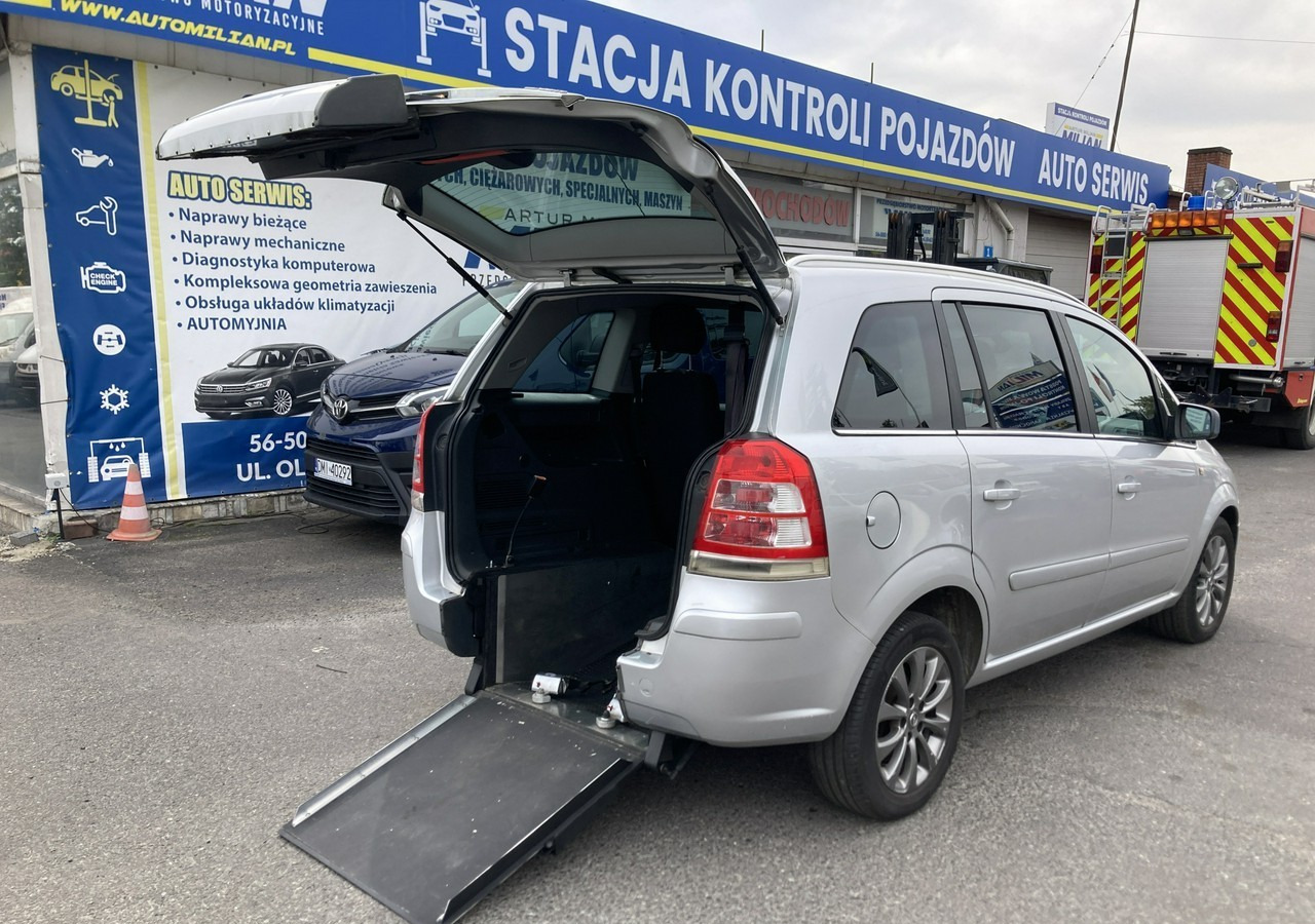 Opel Zafira B Opel Zafira do przewozu Niepełnosprawnych inwalida rampa - Automobil: Foto 3 Opel Zafira B Opel Zafira do przewozu Niepełnosprawnych inwalida rampa - Automobil: Foto 3