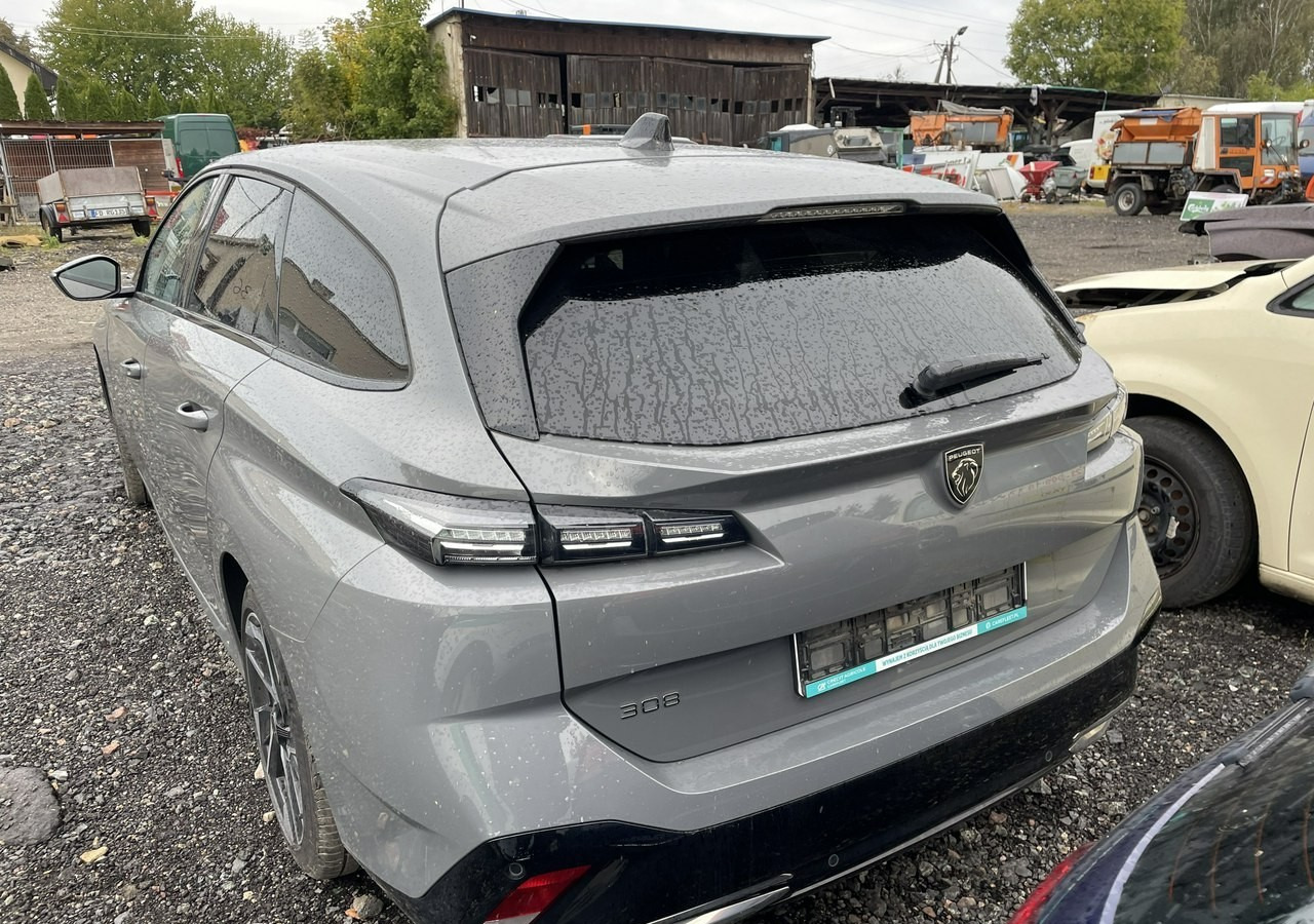 Peugeot 308 P5 Peugeot 308 1.5-131KM BlueHDi Allure Pack S&S EAT8 Salon PL 2024 - Mașină break: Foto 4 Peugeot 308 P5 Peugeot 308 1.5-131KM BlueHDi Allure Pack S&S EAT8 Salon PL 2024 - Mașină break: Foto 4