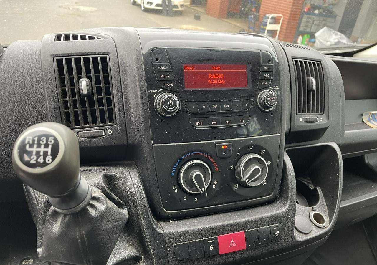 Peugeot Boxer Peugeot Boxer 2.0-130KM klima dokka Brygadówka doka 122tkm 2018 - Autoutilitară cu platformă, Autoutilitară cabină dublă: Foto 3 Peugeot Boxer Peugeot Boxer 2.0-130KM klima dokka Brygadówka doka 122tkm 2018 - Autoutilitară cu platformă, Autoutilitară cabină dublă: Foto 3