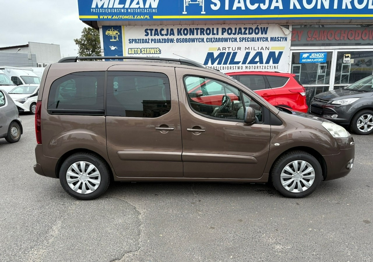Peugeot Partner II Peugeot Partner Tepee 100 Family Model 2013 - Mașină break: Foto 2 Peugeot Partner II Peugeot Partner Tepee 100 Family Model 2013 - Mașină break: Foto 2