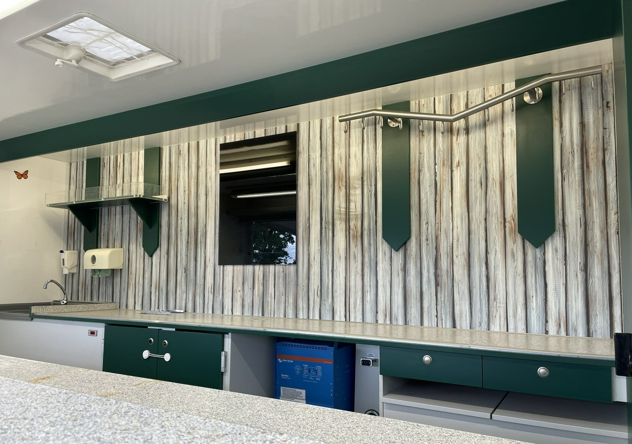 Renault Master Autosklep Gastronomiczny Food Truck Foodtruck sklep W-zasil 2015 - Autorulota comerciala: Foto 4 Renault Master Autosklep Gastronomiczny Food Truck Foodtruck sklep W-zasil 2015 - Autorulota comerciala: Foto 4