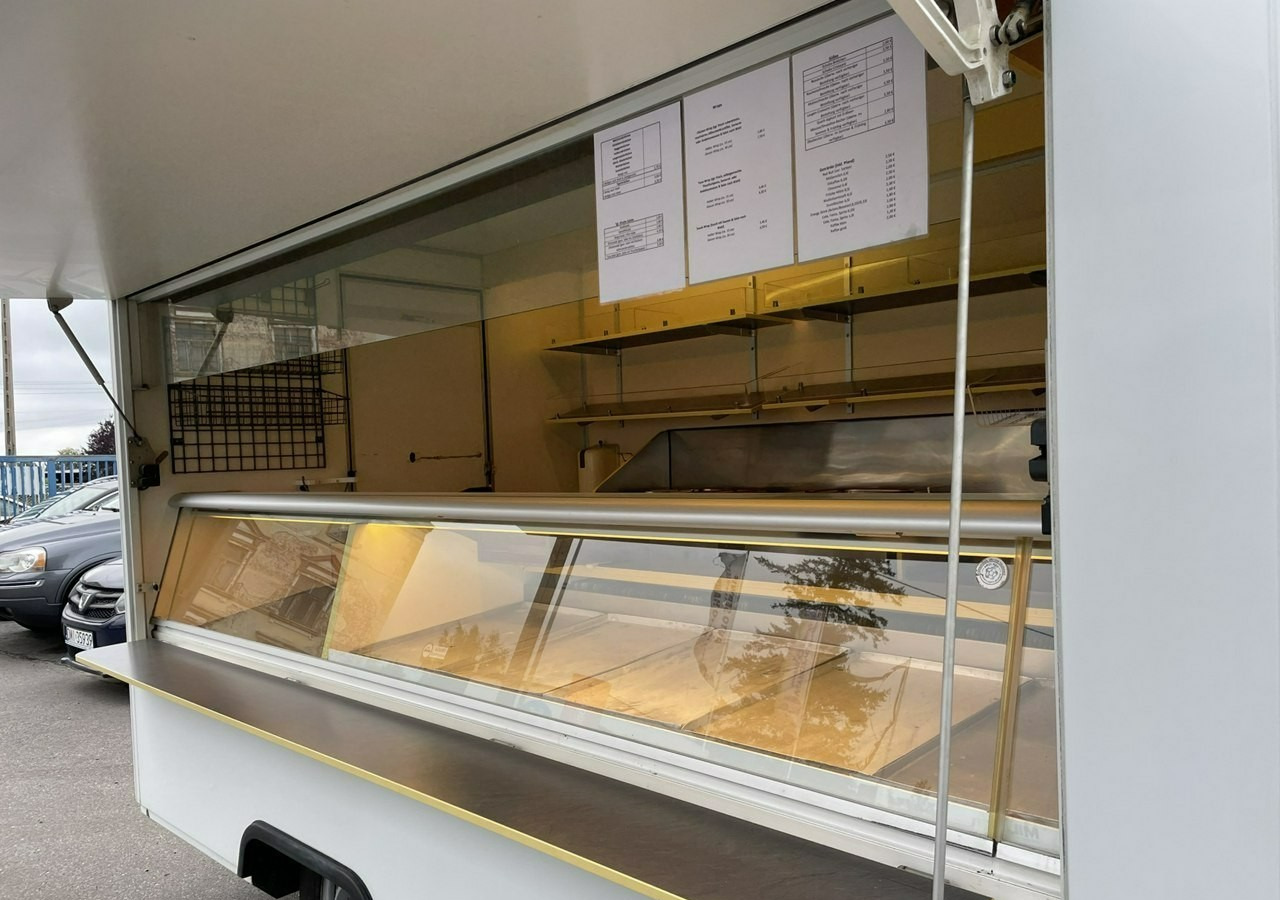Renault Master Autosklep Wędli-pie Gastronomiczny Food Truck Foodtruck Sklep bar 20 - Autorulota comerciala: Foto 2 Renault Master Autosklep Wędli-pie Gastronomiczny Food Truck Foodtruck Sklep bar 20 - Autorulota comerciala: Foto 2