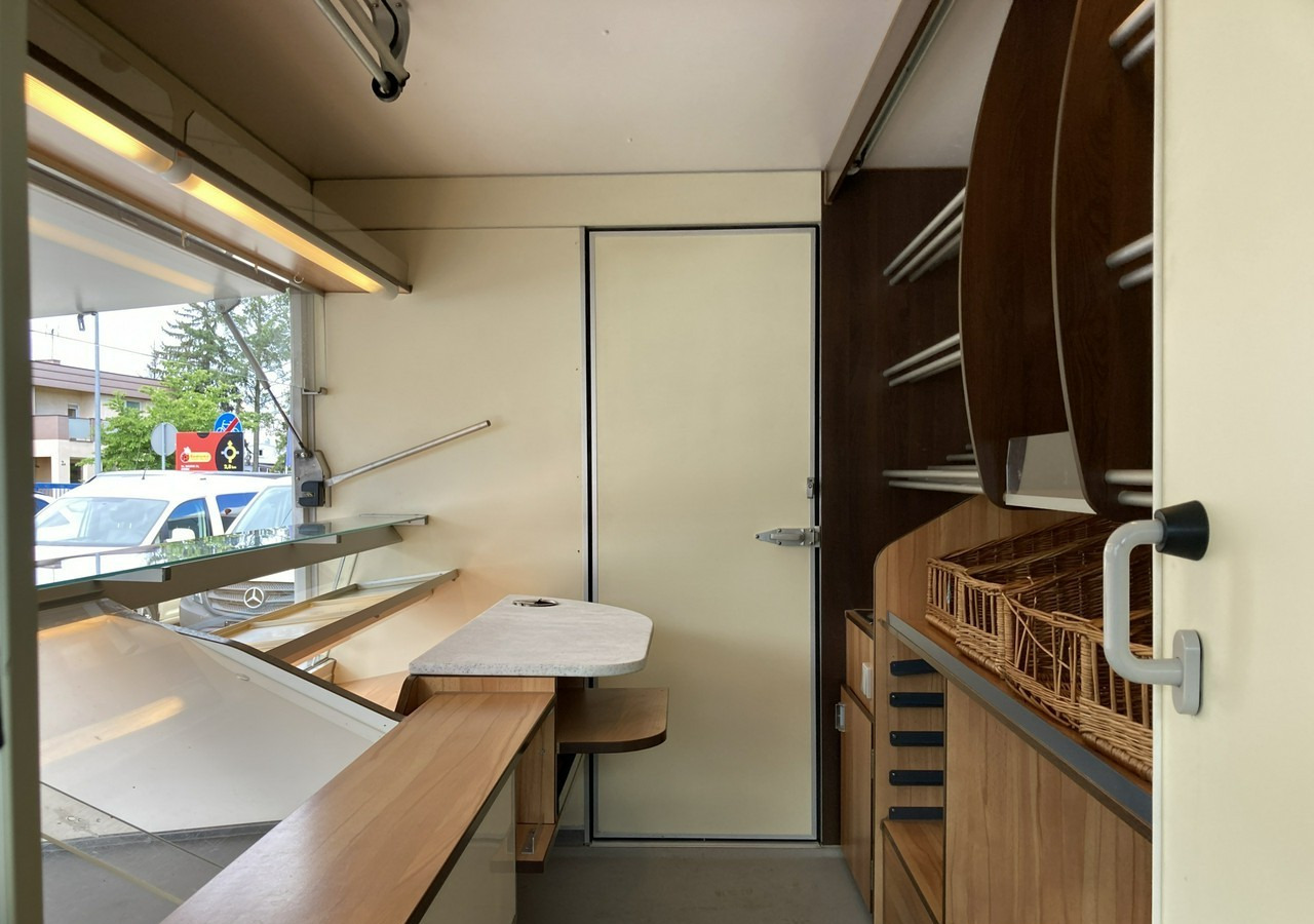 Renault Master Autosklep sklep bar Gastronomiczny Food Truck Foodtruck Borco 2012 - Autorulota comerciala: Foto 5 Renault Master Autosklep sklep bar Gastronomiczny Food Truck Foodtruck Borco 2012 - Autorulota comerciala: Foto 5