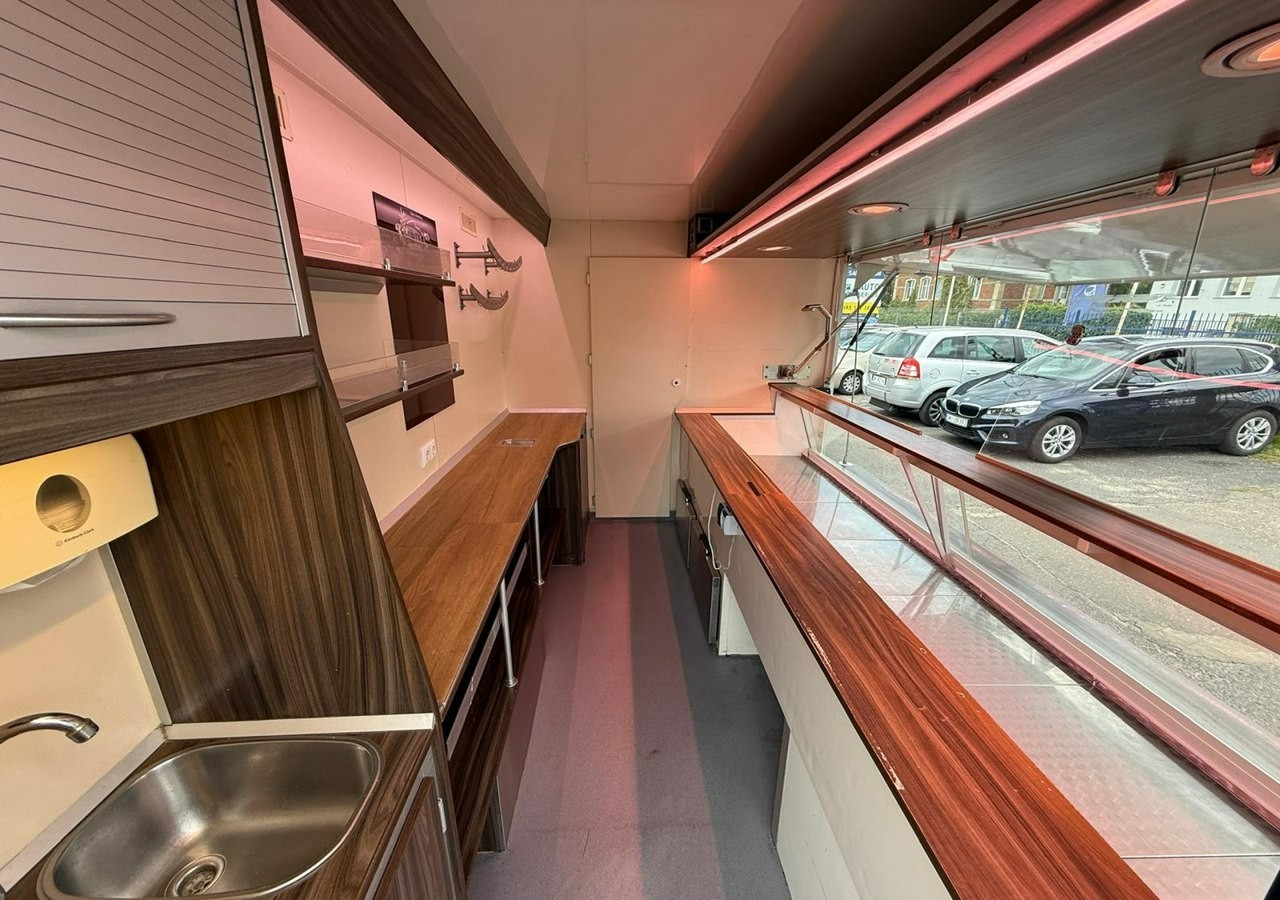Renault Master Autosklep wędlin Gastronomiczny Food Truck Foodtruck Sklep Solar 20 - Autorulota comerciala: Foto 2 Renault Master Autosklep wędlin Gastronomiczny Food Truck Foodtruck Sklep Solar 20 - Autorulota comerciala: Foto 2