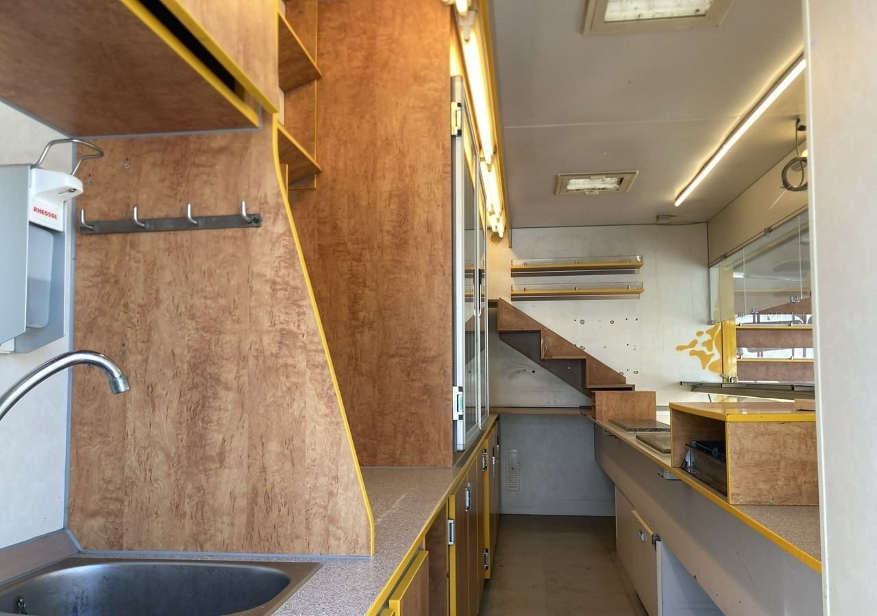 Autorulota comerciala Renault Master Autosklep wędlin sklep bar Gastronomiczny Food Truck Foodtruck Borco: Foto 19