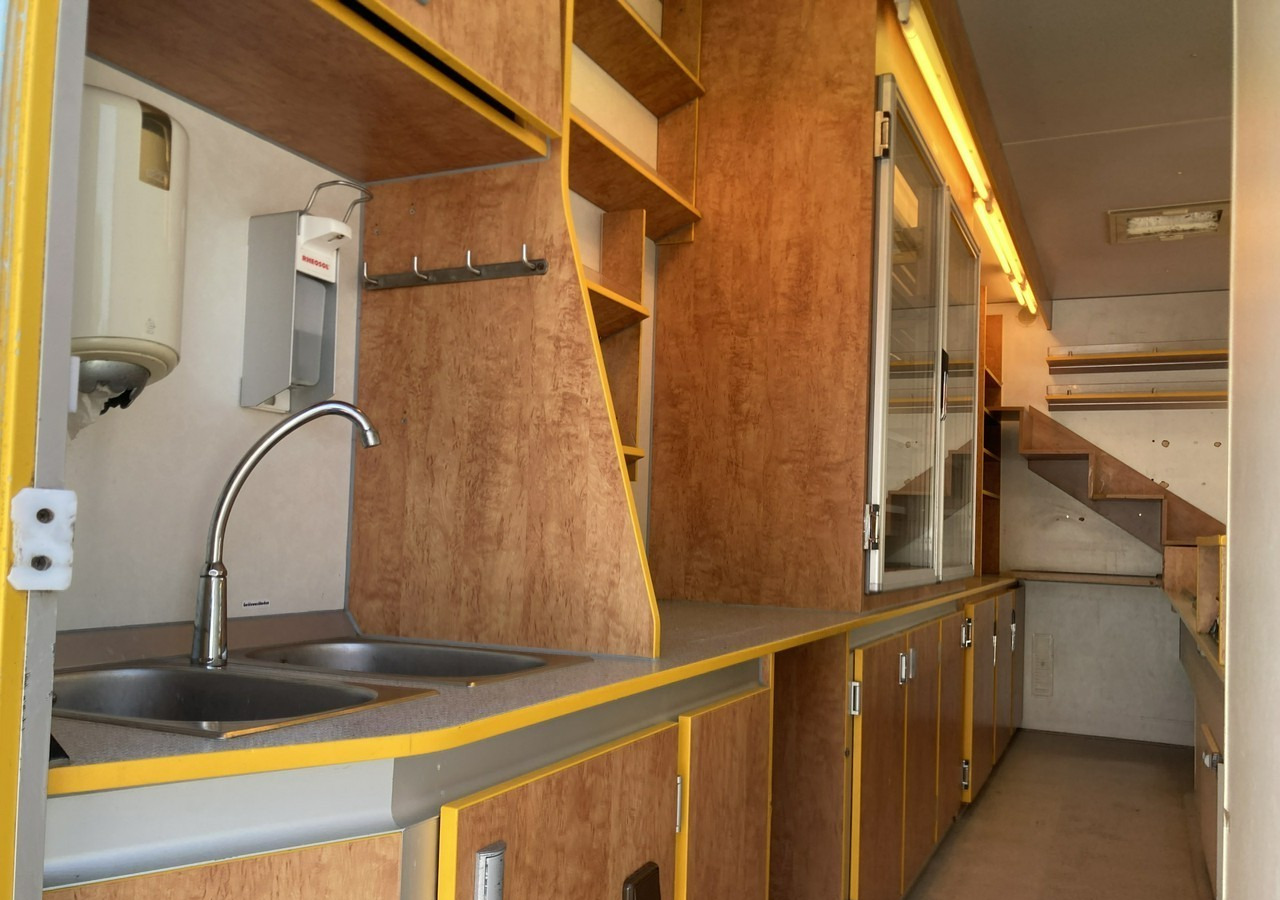 Autorulota comerciala Renault Master Autosklep wędlin sklep bar Gastronomiczny Food Truck Foodtruck Borco: Foto 20