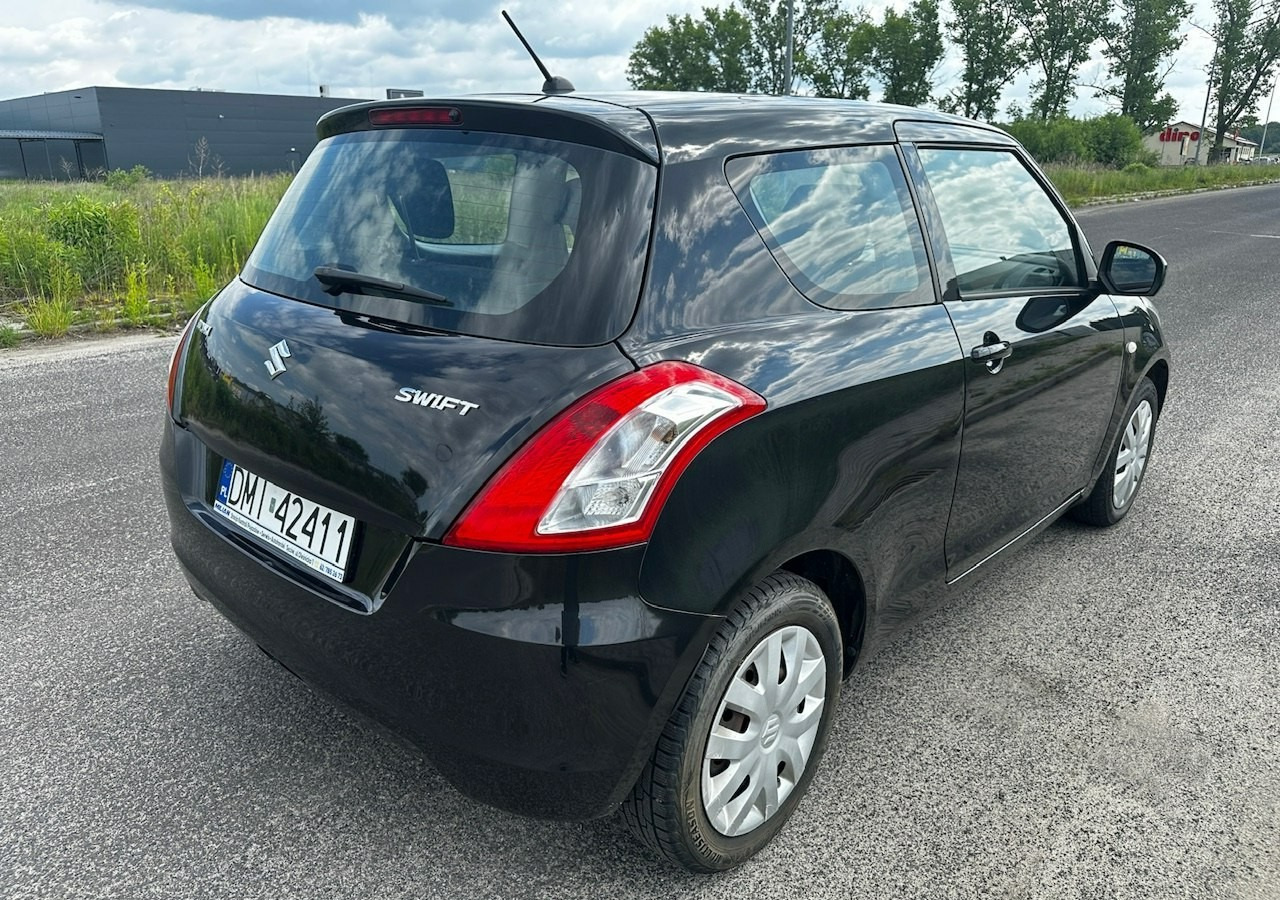 Suzuki Swift V Suzuki Swift 1.2-94KM Klima Model 2012 - Hatchback: Foto 4 Suzuki Swift V Suzuki Swift 1.2-94KM Klima Model 2012 - Hatchback: Foto 4