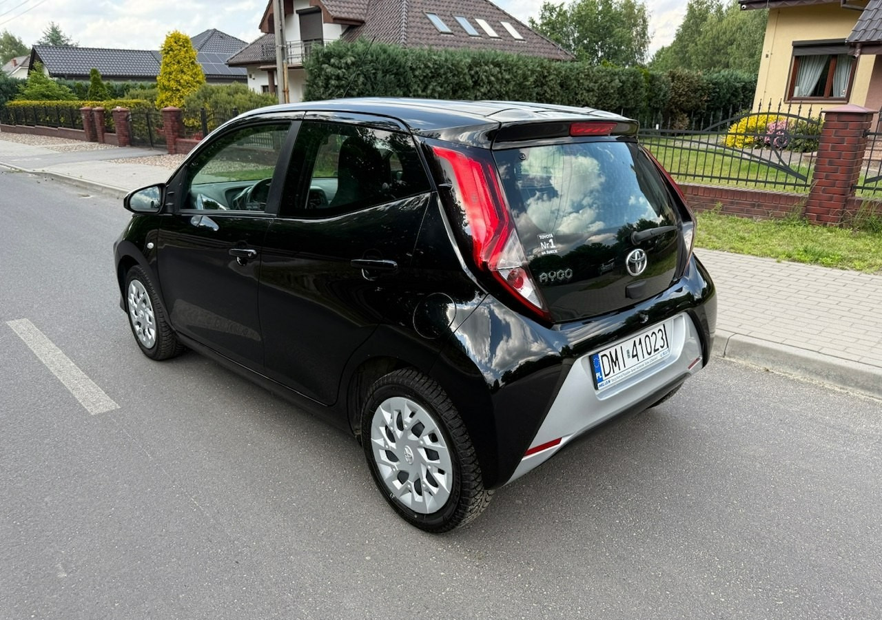 Toyota Aygo II Toyota Aygo 1.0-16V Klima Salon PL 24651km Model 2021 - Hatchback: Foto 3 Toyota Aygo II Toyota Aygo 1.0-16V Klima Salon PL 24651km Model 2021 - Hatchback: Foto 3
