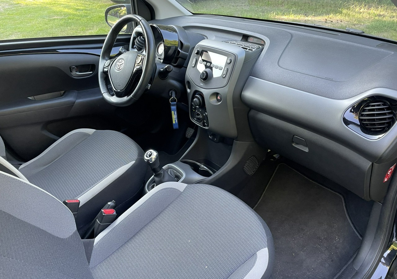 Toyota Aygo II Toyota Aygo 1.0-16V Klima Salon PL 24651km Model 2021 - Hatchback: Foto 4 Toyota Aygo II Toyota Aygo 1.0-16V Klima Salon PL 24651km Model 2021 - Hatchback: Foto 4