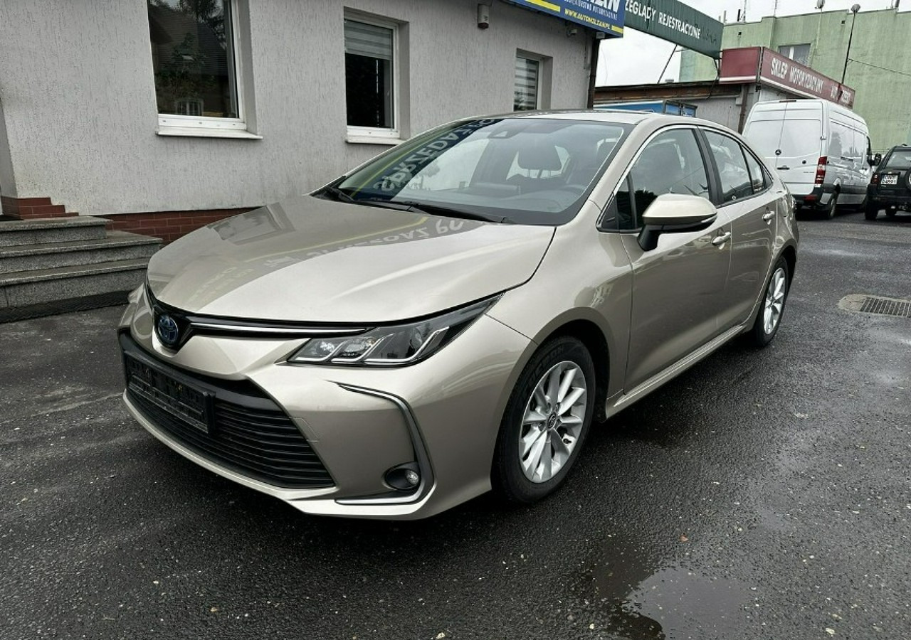 Toyota Corolla XII Corolla Sedan 1.8 Hybrid 98KM Comfort Salon PL 2022 - Automobil: Foto 2 Toyota Corolla XII Corolla Sedan 1.8 Hybrid 98KM Comfort Salon PL 2022 - Automobil: Foto 2