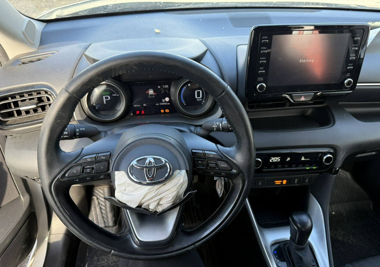Toyota Yaris IV Toyota Yaris Hybrid 1.5 Active Salon PL 2023 FV 23% - Automobil: Foto 4 Toyota Yaris IV Toyota Yaris Hybrid 1.5 Active Salon PL 2023 FV 23% - Automobil: Foto 4