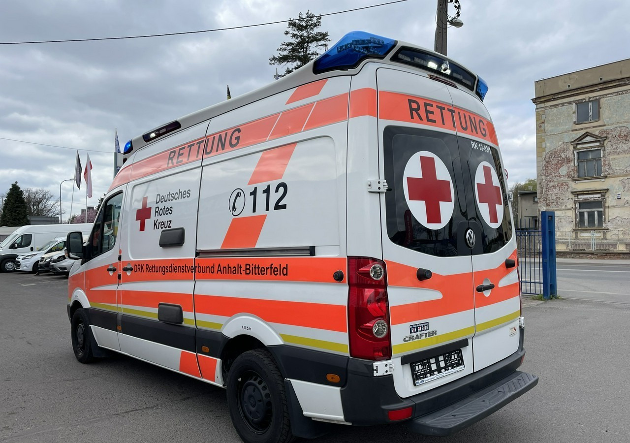Volkswagen Crafter Crafter 2.0-163KM Karetka Ambulans Wyposażony Model 2016 - Ambulanță: Foto 4 Volkswagen Crafter Crafter 2.0-163KM Karetka Ambulans Wyposażony Model 2016 - Ambulanță: Foto 4