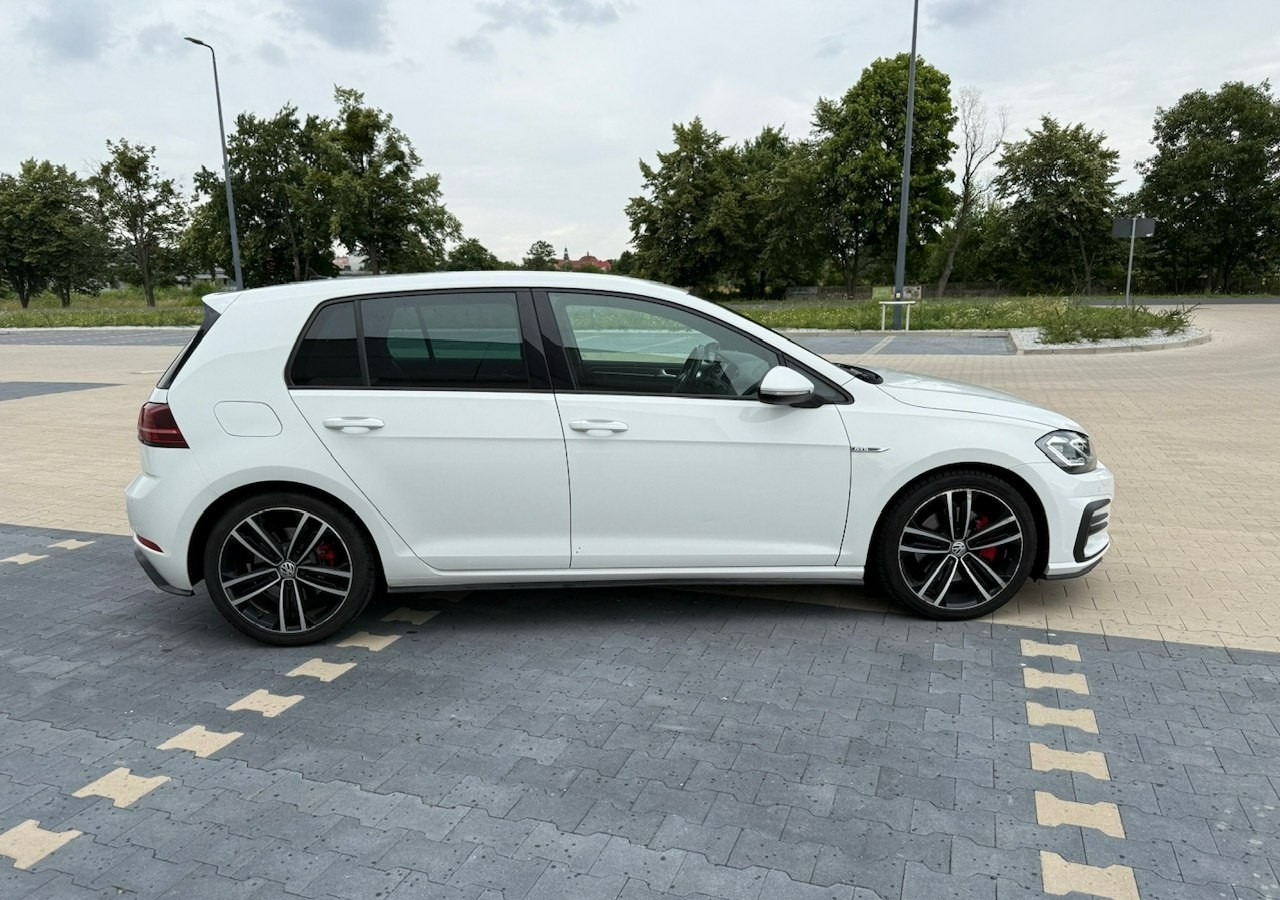Volkswagen Golf VII GTD 2.0TDI 184KM FullLed Navi Klimatronik ACC Asystenci - Berlină/ Sedan: Foto 5 Volkswagen Golf VII GTD 2.0TDI 184KM FullLed Navi Klimatronik ACC Asystenci - Berlină/ Sedan: Foto 5