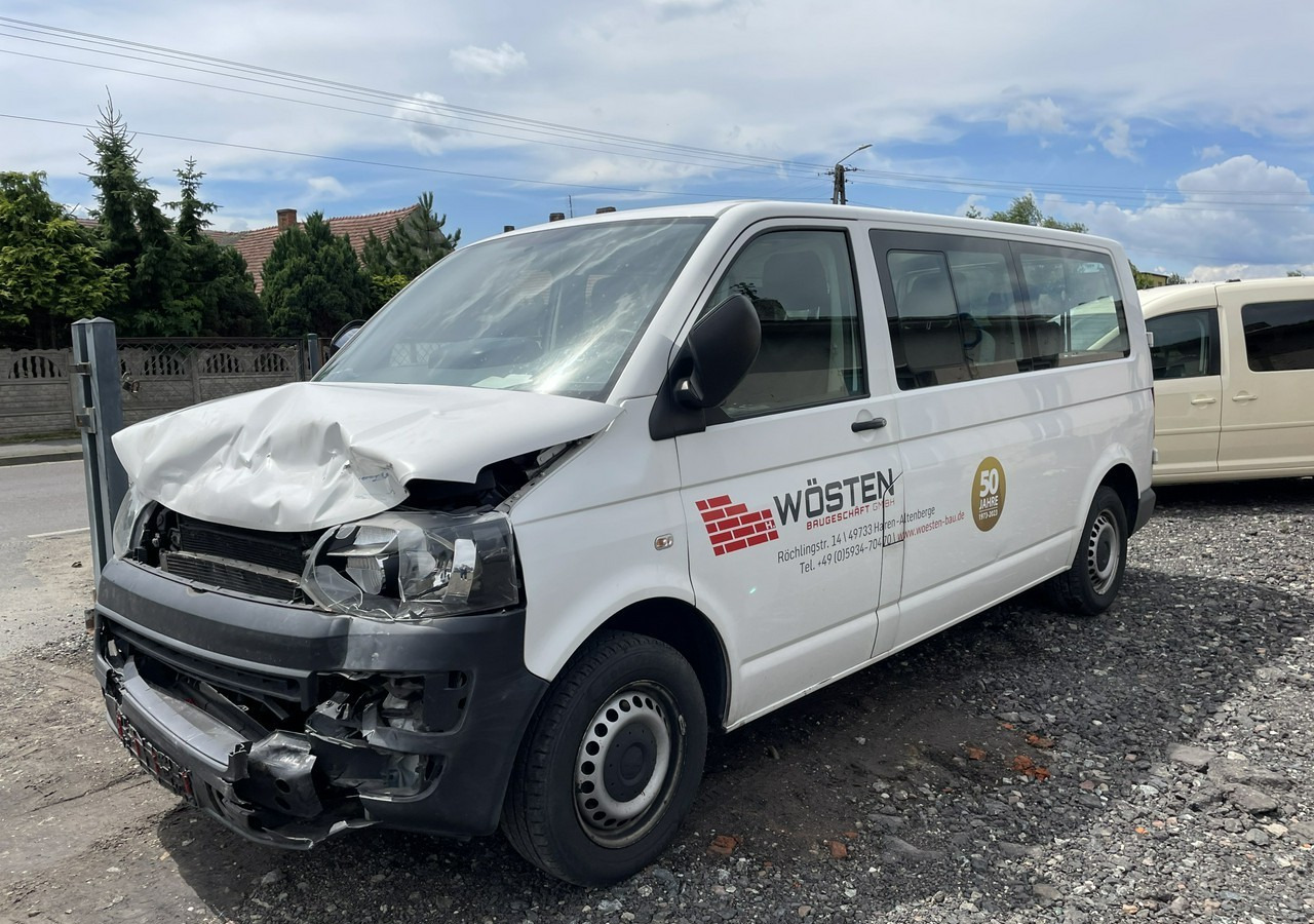 Volkswagen Transporter T5 Volkswagen Transporter Long 2.0-140KM 9-osobowy Model 2015 - Automobil: Foto 3 Volkswagen Transporter T5 Volkswagen Transporter Long 2.0-140KM 9-osobowy Model 2015 - Automobil: Foto 3