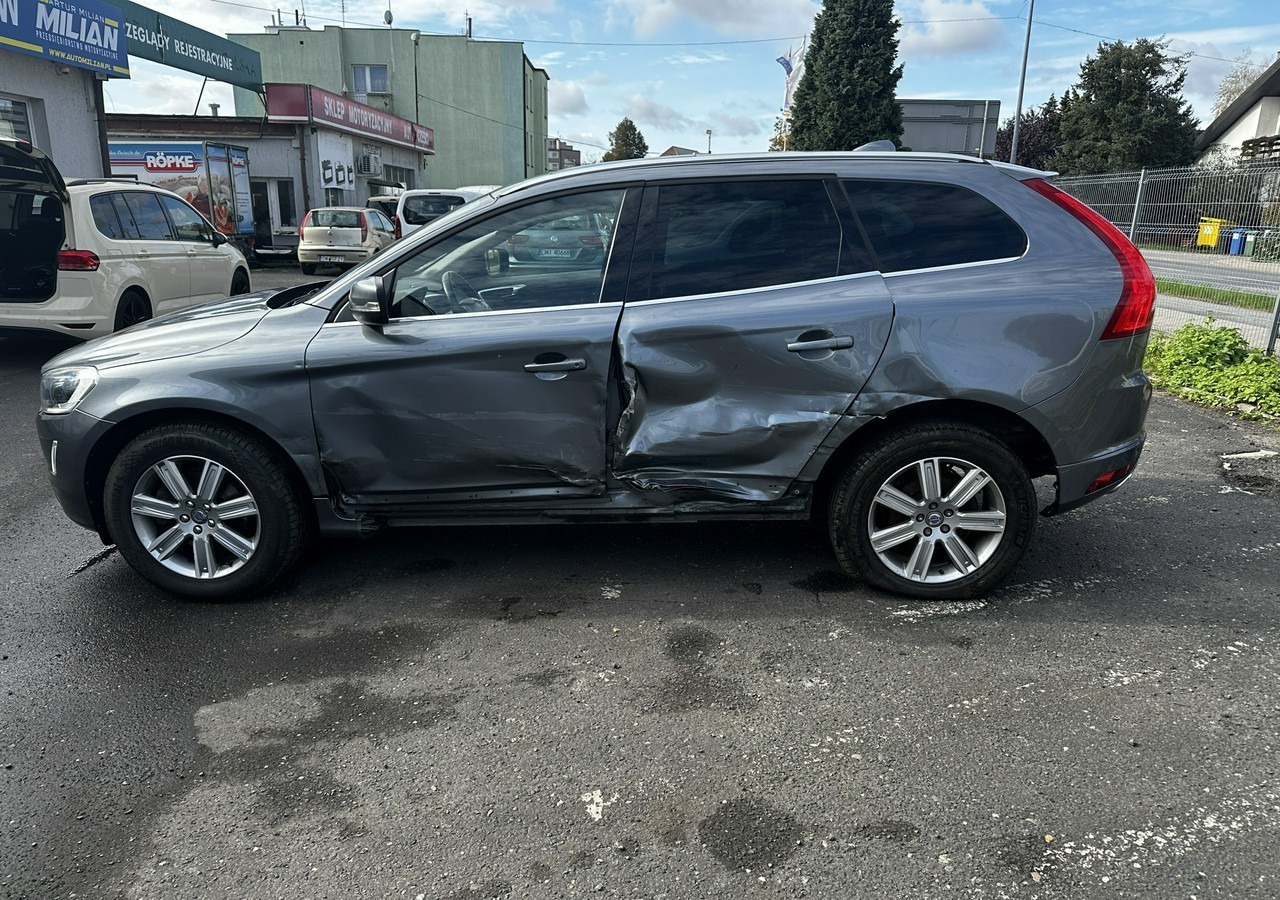 Volvo XC60 I Volvo XC 60 D4AWD Bogate wyposażenie 2017 - SUV: Foto 4 Volvo XC60 I Volvo XC 60 D4AWD Bogate wyposażenie 2017 - SUV: Foto 4