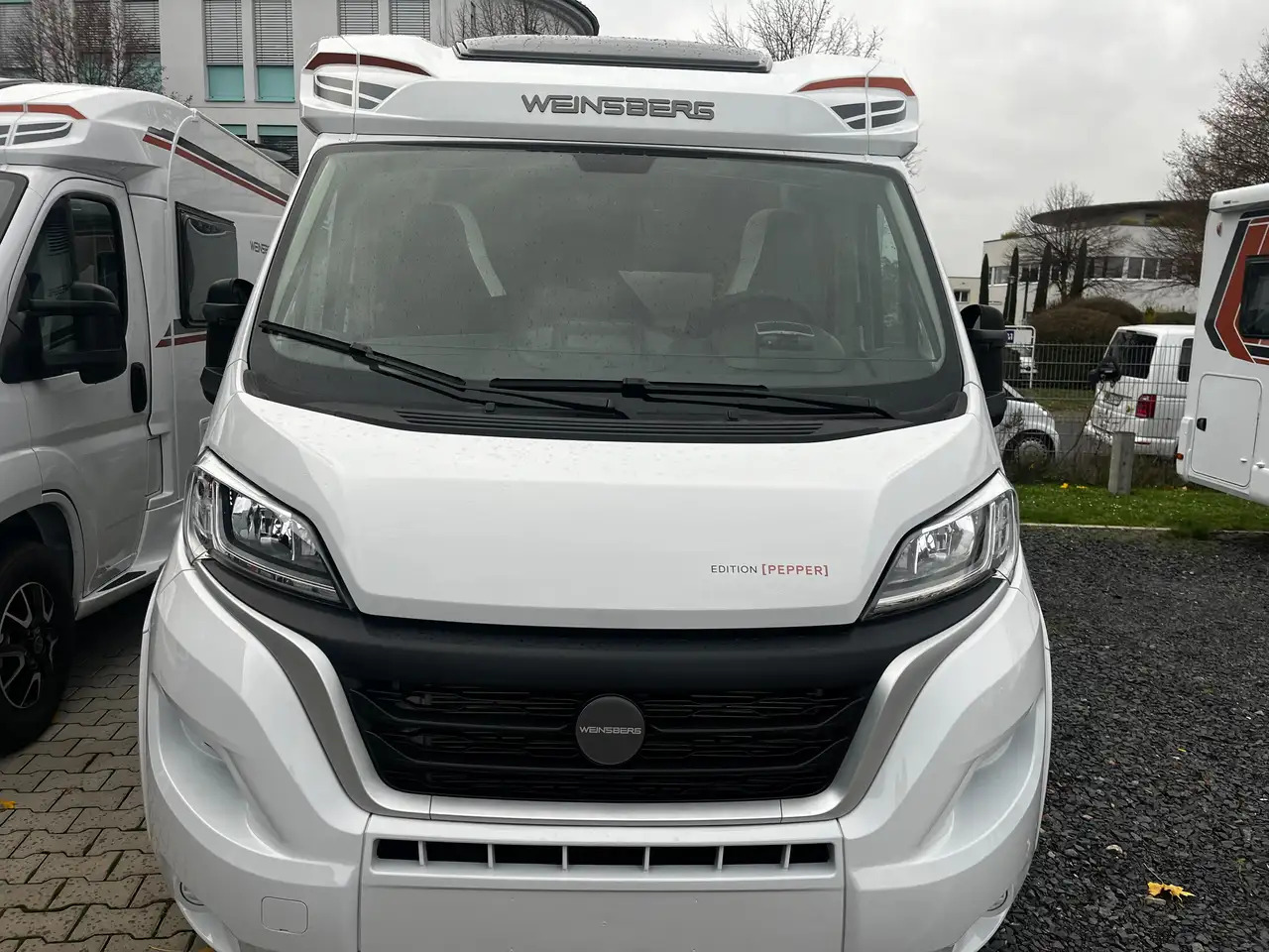 Weinsberg CaraCompact 600 MEG Pepper Mietwagen Verfügbar - Autorulotă semi-integrată: Foto 2 Weinsberg CaraCompact 600 MEG Pepper Mietwagen Verfügbar - Autorulotă semi-integrată: Foto 2
