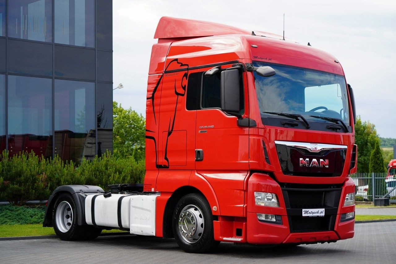 MAN TGX 18.440 / RETARDER / MEGA / LOWDECK / NAVI - Cap tractor: Foto 1 MAN TGX 18.440 / RETARDER / MEGA / LOWDECK / NAVI - Cap tractor: Foto 1