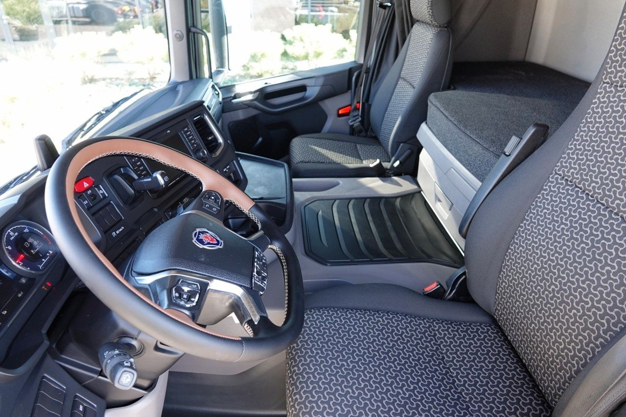 Leasing de  Scania R 450 / RETARDER / NISKA KABINA /  HYDRAULIKA / Scania R 450 / RETARDER / NISKA KABINA /  HYDRAULIKA /: Foto 13 Leasing de  Scania R 450 / RETARDER / NISKA KABINA /  HYDRAULIKA / Scania R 450 / RETARDER / NISKA KABINA /  HYDRAULIKA /: Foto 13