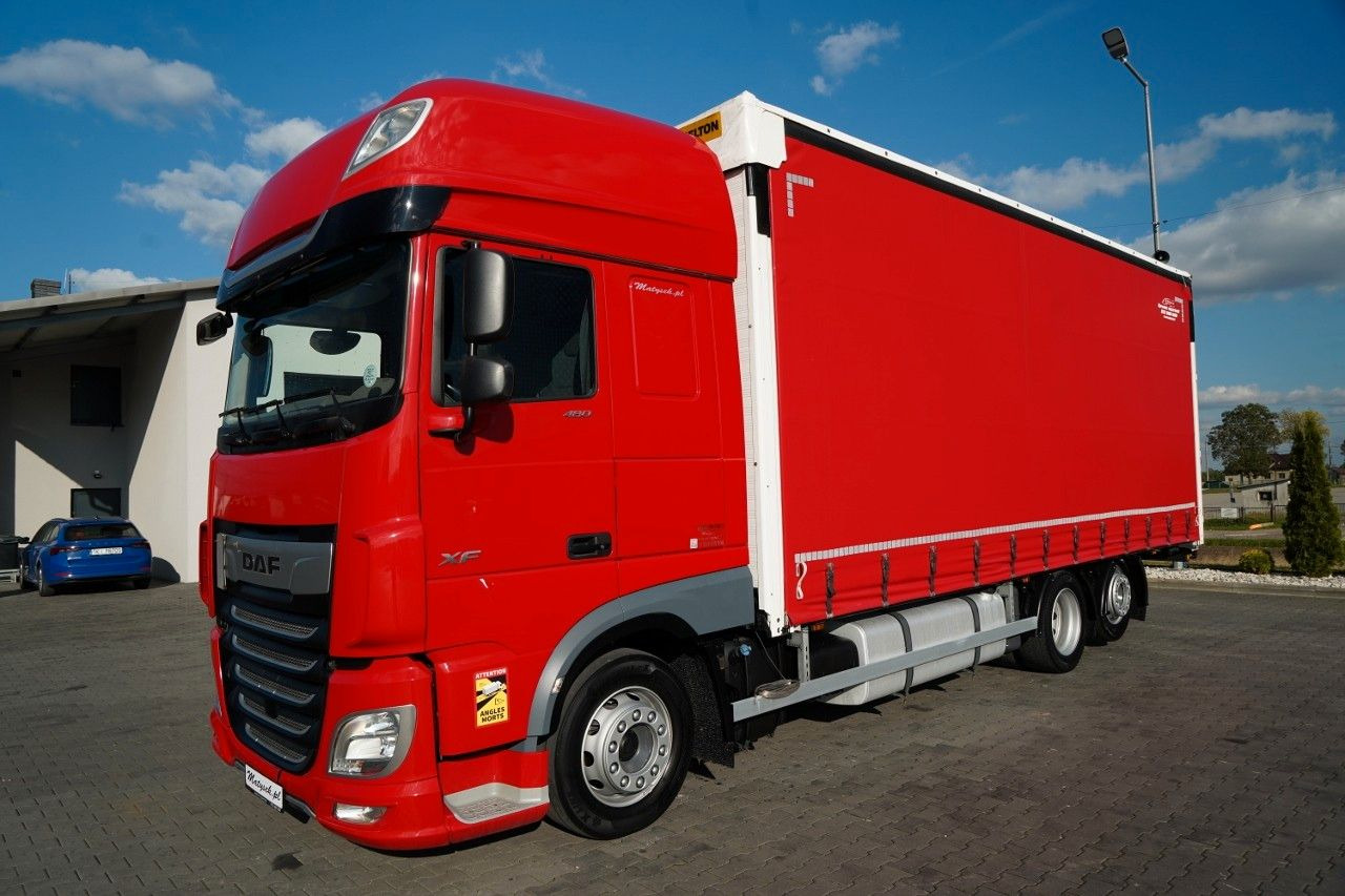 DAF XF 480 / SOLÓWKA / SSC / 6X2 / OŚ PODNOSZONA / W - Camion cu prelată: Foto 2 DAF XF 480 / SOLÓWKA / SSC / 6X2 / OŚ PODNOSZONA / W - Camion cu prelată: Foto 2