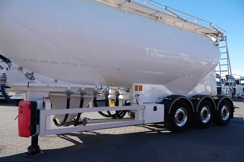 Legras CEMENTONACZEPA / 3 KOMORY / 38 000 L / SILOS Legras CEMENTONACZEPA / 3 KOMORY / 38 000 L / SILOS - Semiremorcă siloz: Foto 2 Legras CEMENTONACZEPA / 3 KOMORY / 38 000 L / SILOS Legras CEMENTONACZEPA / 3 KOMORY / 38 000 L / SILOS - Semiremorcă siloz: Foto 2