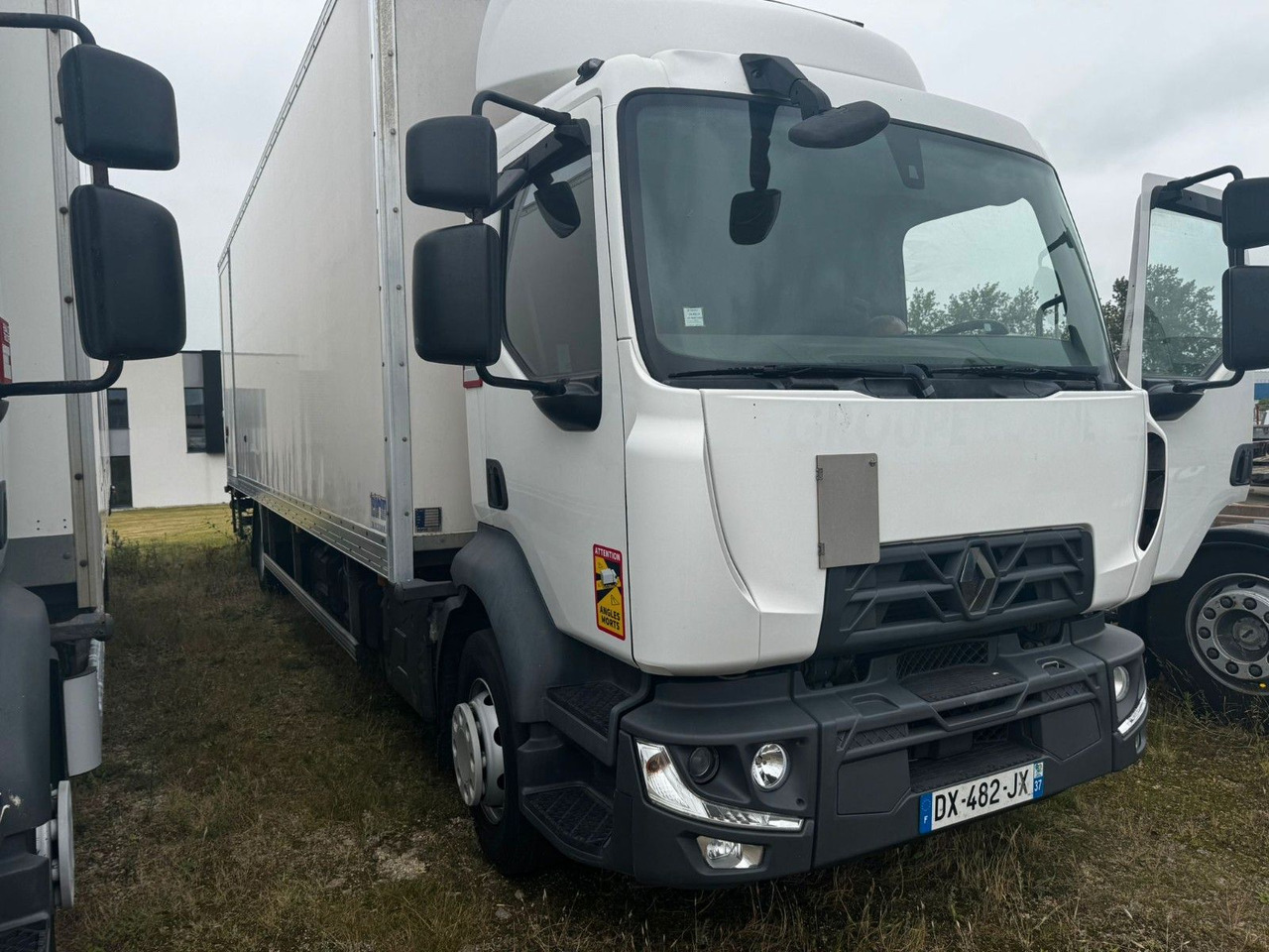 Renault D16 210 / 4x2 / KONTENER / 8.5M / WINDA DHOLLAND - Camion furgon: Foto 1 Renault D16 210 / 4x2 / KONTENER / 8.5M / WINDA DHOLLAND - Camion furgon: Foto 1