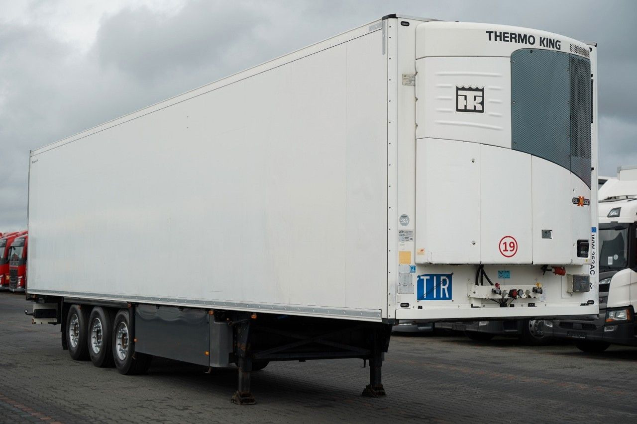 Schmitz Cargobull CHŁODNIA / THERMO KING SLX 300 / HAKÓWKA / HAKOW - Semiremorcă frigider: Foto 1 Schmitz Cargobull CHŁODNIA / THERMO KING SLX 300 / HAKÓWKA / HAKOW - Semiremorcă frigider: Foto 1