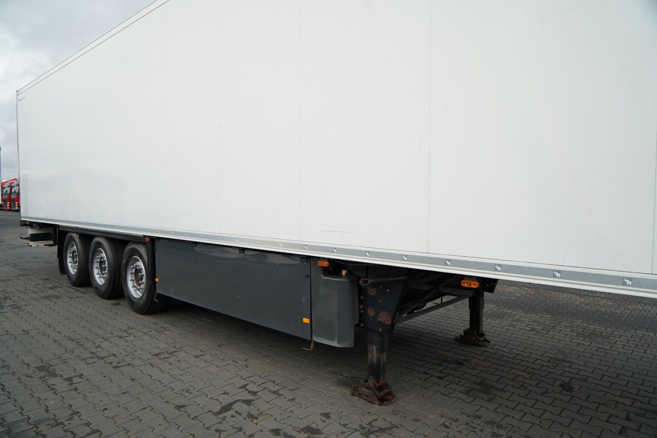 Schmitz Cargobull CHŁODNIA / THERMO KING SLX 300 / HAKÓWKA / HAKOW - Semiremorcă frigider: Foto 5 Schmitz Cargobull CHŁODNIA / THERMO KING SLX 300 / HAKÓWKA / HAKOW - Semiremorcă frigider: Foto 5