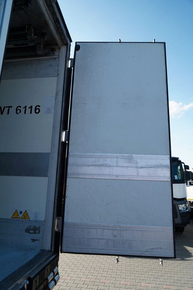 Semiremorcă frigider Schmitz Cargobull / CHŁODNIA / THERMO KING SLX 300 / HAKÓWKA / OŚ: Foto 10 Semiremorcă frigider Schmitz Cargobull / CHŁODNIA / THERMO KING SLX 300 / HAKÓWKA / OŚ: Foto 10
