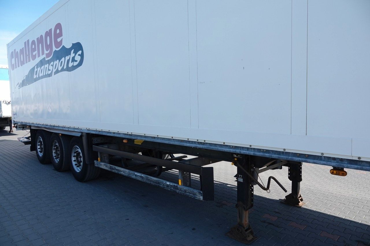 Schmitz Cargobull KONTENER KOFFER / WINDA MBB / SAF / SPROWADZONA - Semiremorcă frigider: Foto 5 Schmitz Cargobull KONTENER KOFFER / WINDA MBB / SAF / SPROWADZONA - Semiremorcă frigider: Foto 5
