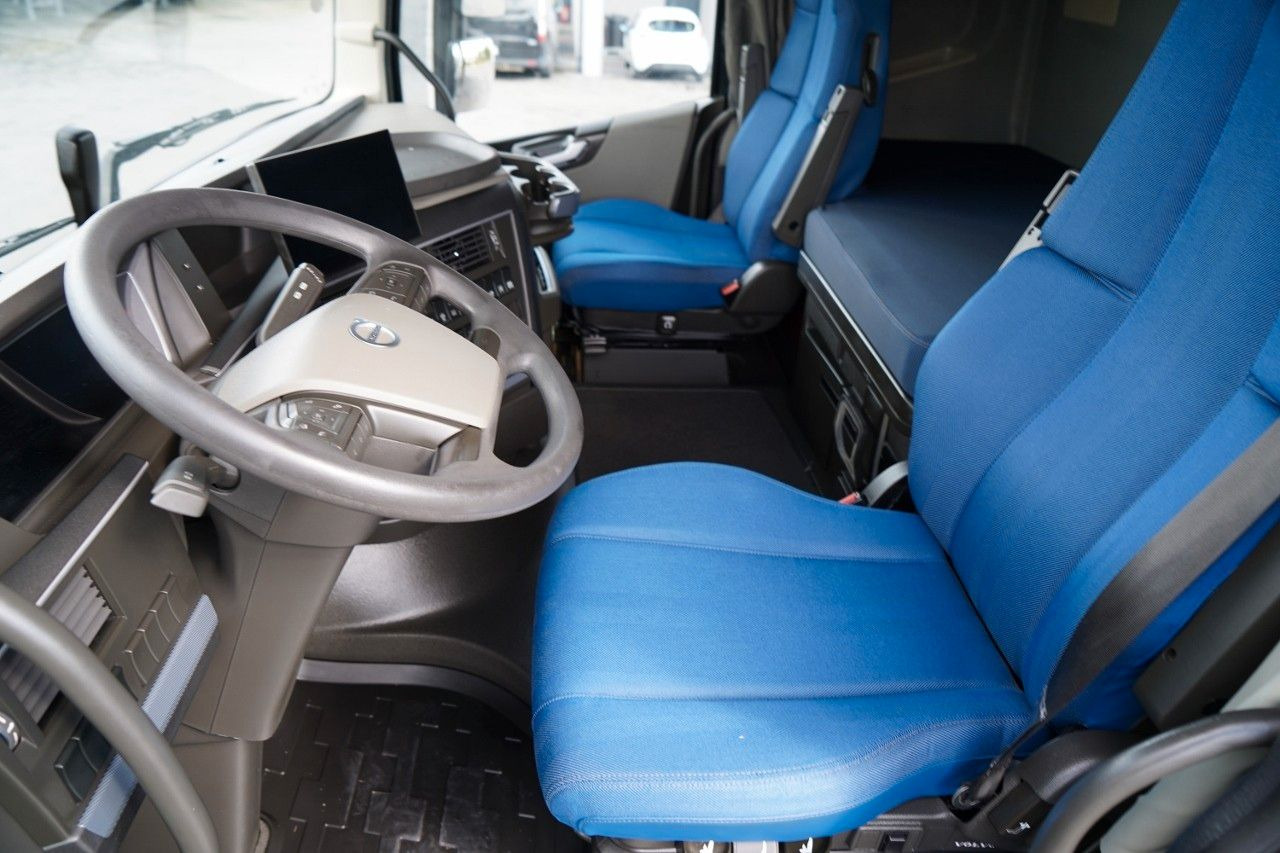Camion cu prelată Volvo FH 500 / I-SAVE / TANDEM PRZEJAZDOWY / 2023 / K: Foto 16