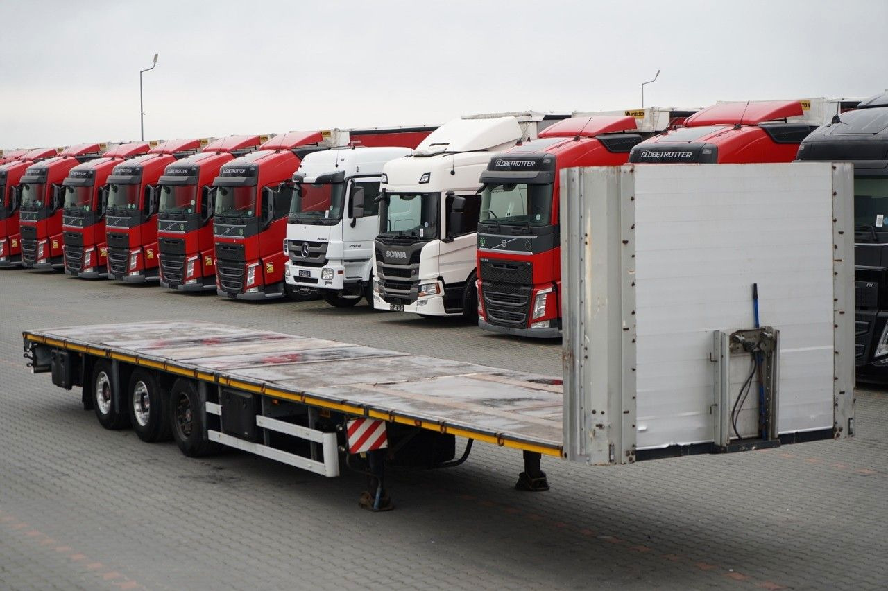 ZASŁAW PLATFORMA NISKOPODWOZIOWA + HAKI PODKONTENERY - Semiremorcă platformă: Foto 1 ZASŁAW PLATFORMA NISKOPODWOZIOWA + HAKI PODKONTENERY - Semiremorcă platformă: Foto 1