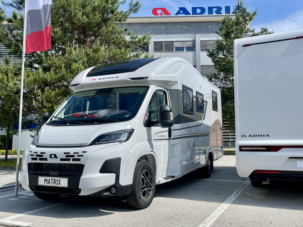 ADRIA Matrix axess 650SL - Autorulotă semi-integrată: Foto 2 ADRIA Matrix axess 650SL - Autorulotă semi-integrată: Foto 2