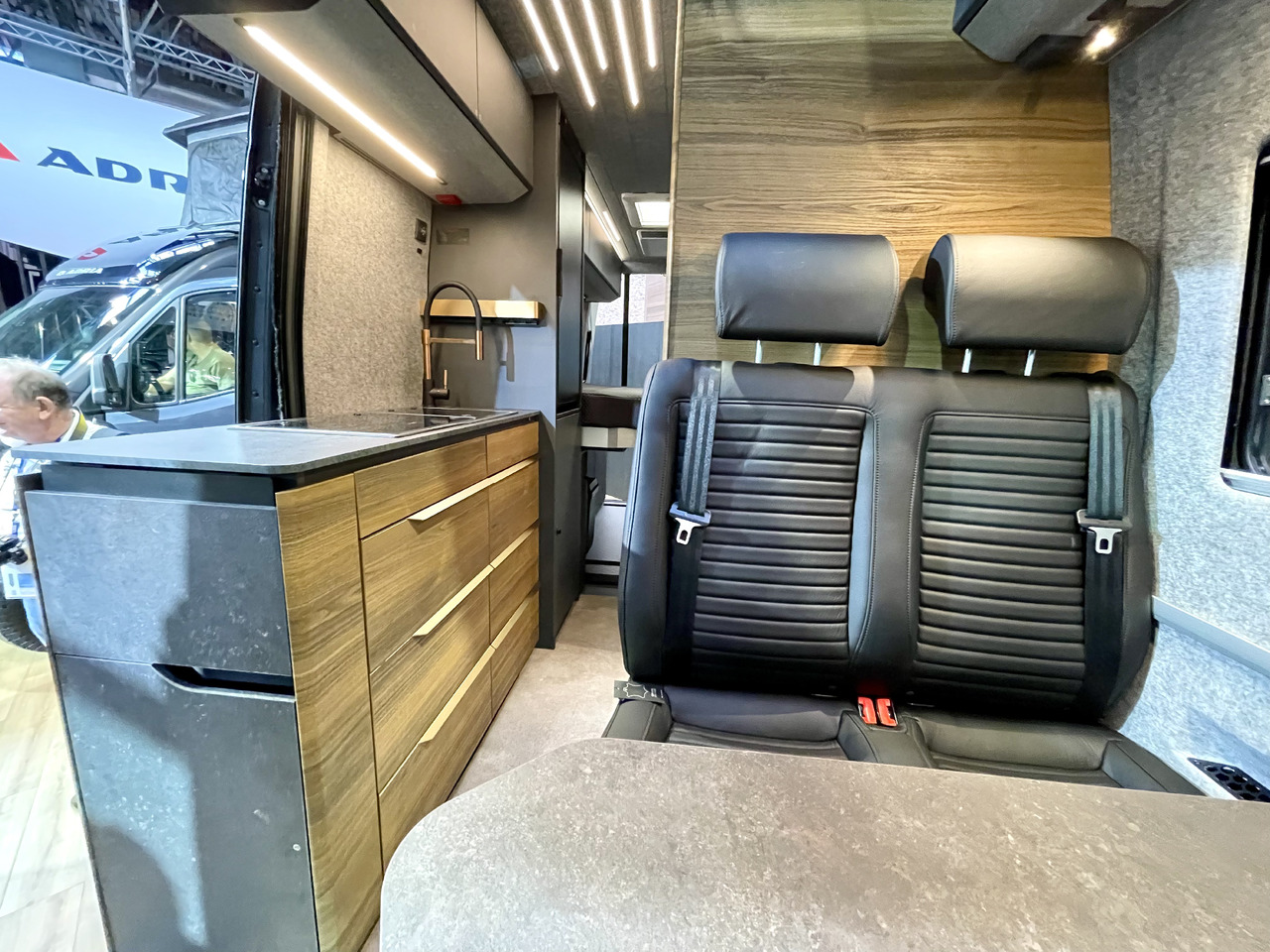 ADRIA Super Twin 700 SGX - Camper van: Foto 4 ADRIA Super Twin 700 SGX - Camper van: Foto 4