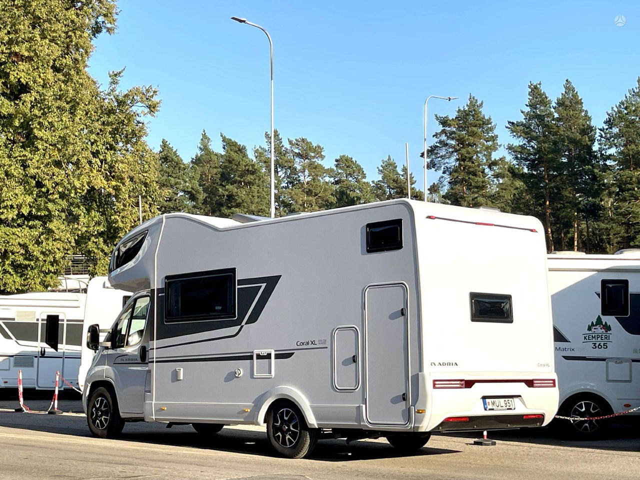 Adria Coral XL 650DK - Autorulotă alkov: Foto 3 Adria Coral XL 650DK - Autorulotă alkov: Foto 3