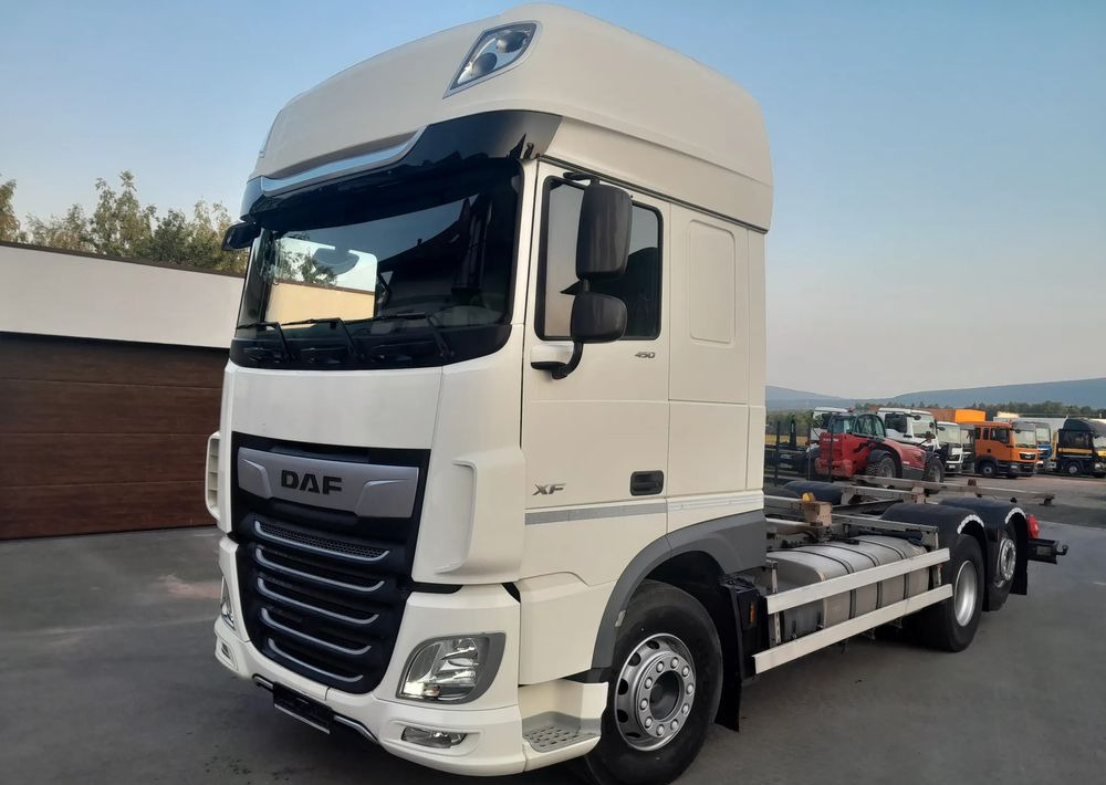 DAF XF 106 450 / BDF RETARDER - Camion şasiu: Foto 1 DAF XF 106 450 / BDF RETARDER - Camion şasiu: Foto 1