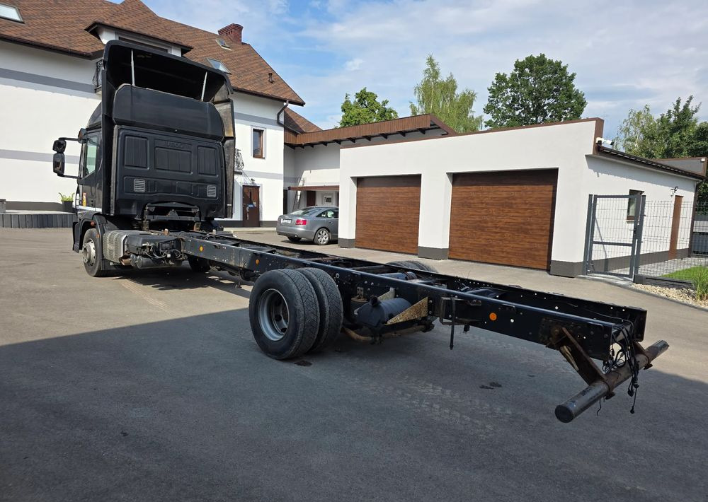 Iveco EUROCARGO 160E28 RAMA DO ZABUDOWY/ LAWETA / MANUAL / - Camion şasiu: Foto 4 Iveco EUROCARGO 160E28 RAMA DO ZABUDOWY/ LAWETA / MANUAL / - Camion şasiu: Foto 4