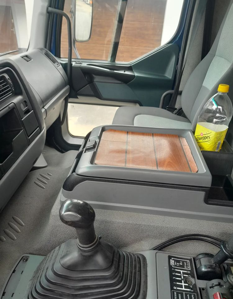 Renault PREMIUM 320 DCI / KERAX / HYDROBURTA / WYWROTKA - Camion basculantă: Foto 4 Renault PREMIUM 320 DCI / KERAX / HYDROBURTA / WYWROTKA - Camion basculantă: Foto 4