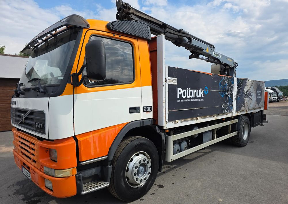 Volvo FM7 - Camion platformă, Camion cu macara: Foto 1 Volvo FM7 - Camion platformă, Camion cu macara: Foto 1