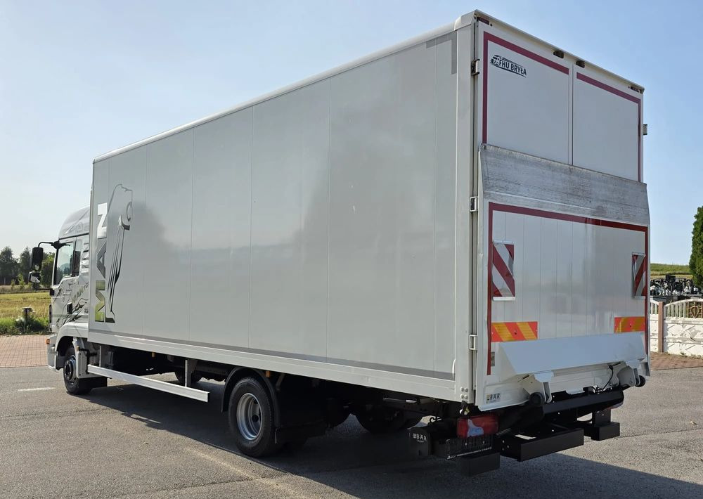 MAN TGL 12.250 / KONTENER / IZOTERMA / WINDA / 2019R / EURO 6 / PEŁEN SERWIS / 6 TON ŁADOWNOŚĆ / SPROWADZONY / ZADBANY / JAK NOWY / KSIĄŻKA SERWISOWA / E6 / 17 PALET - Camion furgon: Foto 5 MAN TGL 12.250 / KONTENER / IZOTERMA / WINDA / 2019R / EURO 6 / PEŁEN SERWIS / 6 TON ŁADOWNOŚĆ / SPROWADZONY / ZADBANY / JAK NOWY / KSIĄŻKA SERWISOWA / E6 / 17 PALET - Camion furgon: Foto 5