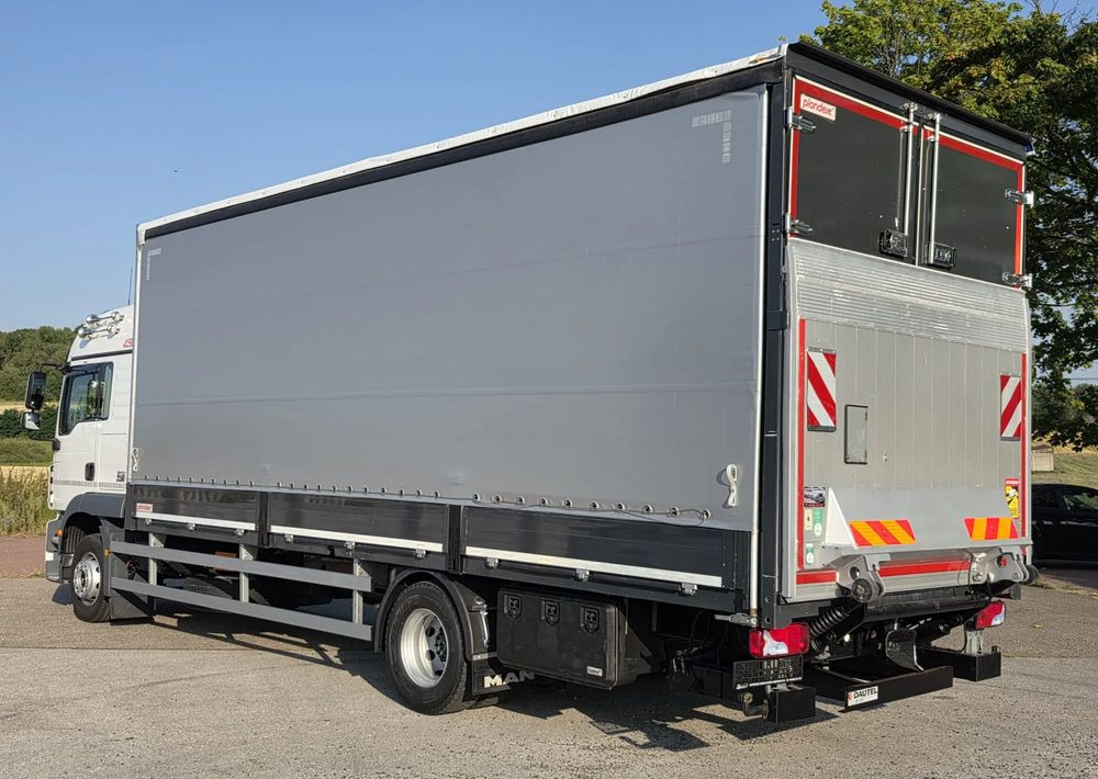 MAN TGM 15.290 / BURTO-FIRANKA / CAŁY NA PODUSZKACH /KLIMA POSTOJOWA / 2018R / NISKI PRZEBIEG / 18 PALET / E6 / JAK NOWY / WINDA / - Camion cu prelată: Foto 4 MAN TGM 15.290 / BURTO-FIRANKA / CAŁY NA PODUSZKACH /KLIMA POSTOJOWA / 2018R / NISKI PRZEBIEG / 18 PALET / E6 / JAK NOWY / WINDA / - Camion cu prelată: Foto 4