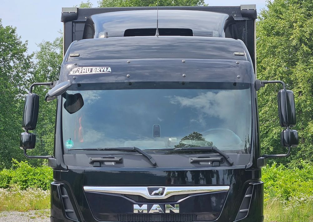 MAN TGM 15.290 / FIRANKA / 2019R / SPROWADZONY/ 7500 ŁADOWNOŚĆ / 18 PALET / E6 / JAK NOWY / WINDA / - Camion cu prelată: Foto 5 MAN TGM 15.290 / FIRANKA / 2019R / SPROWADZONY/ 7500 ŁADOWNOŚĆ / 18 PALET / E6 / JAK NOWY / WINDA / - Camion cu prelată: Foto 5