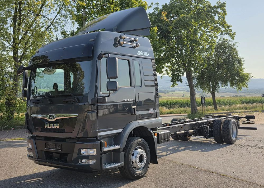 MAN TGM 15.290 / RAMA DO ZABUDOWY / AUTOMAT / SPROWADZONY / E6 / LIFT / ROZSTAW OSI 5.5M / LAWETA / POMOC DROGOWA / STAN BARDZO DOBRY/ - Camion şasiu: Foto 2 MAN TGM 15.290 / RAMA DO ZABUDOWY / AUTOMAT / SPROWADZONY / E6 / LIFT / ROZSTAW OSI 5.5M / LAWETA / POMOC DROGOWA / STAN BARDZO DOBRY/ - Camion şasiu: Foto 2