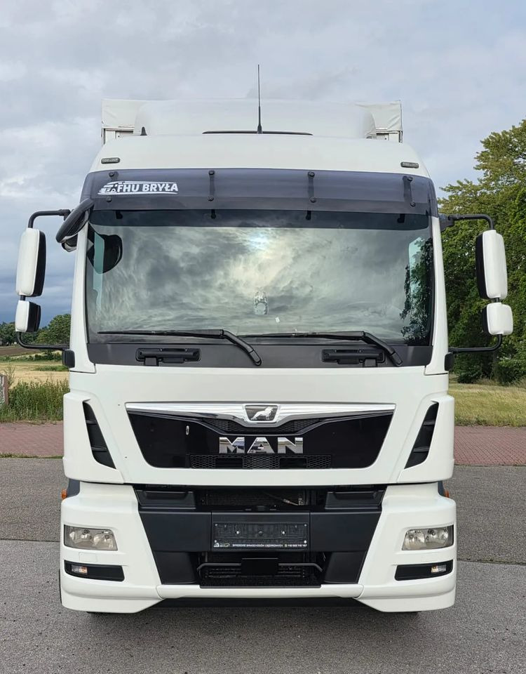MAN TGM 18.290 / 18.250 /E6 / 22 PALETY / AUTOMAT / ZSUWANY DACH ORAZ BOKI / 9700 ŁADOWNOŚĆ / SERWISOWANY / NISKI PRZEBIEG / WINDA / FIRANKA / SPROWADZONY / 2019 / 335 TYŚ PRZEBIEG / PIERWSZY WŁAŚCIC - Camion cu prelată: Foto 3 MAN TGM 18.290 / 18.250 /E6 / 22 PALETY / AUTOMAT / ZSUWANY DACH ORAZ BOKI / 9700 ŁADOWNOŚĆ / SERWISOWANY / NISKI PRZEBIEG / WINDA / FIRANKA / SPROWADZONY / 2019 / 335 TYŚ PRZEBIEG / PIERWSZY WŁAŚCIC - Camion cu prelată: Foto 3