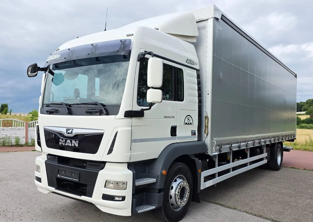 MAN TGM 18.290 / 18.250 /E6 / 22 PALETY / AUTOMAT / ZSUWANY DACH ORAZ BOKI / 9700 ŁADOWNOŚĆ / SERWISOWANY / NISKI PRZEBIEG / WINDA / FIRANKA / SPROWADZONY / 2019 / 335 TYŚ PRZEBIEG / PIERWSZY WŁAŚCIC - Camion cu prelată: Foto 1 MAN TGM 18.290 / 18.250 /E6 / 22 PALETY / AUTOMAT / ZSUWANY DACH ORAZ BOKI / 9700 ŁADOWNOŚĆ / SERWISOWANY / NISKI PRZEBIEG / WINDA / FIRANKA / SPROWADZONY / 2019 / 335 TYŚ PRZEBIEG / PIERWSZY WŁAŚCIC - Camion cu prelată: Foto 1