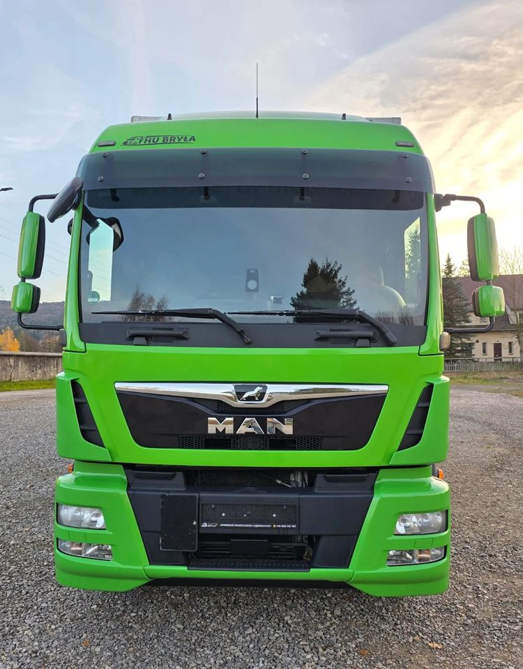 MAN TGM 18.320 / 18.290 / 15.290 / IZOTERMA / WINDA / 19PALET / E6 / 08.2018 / LIFT / SPROWADZONY / AUTOMAT / SYPIALKA / PIERWSZY WŁAŚCICIEL / BOCZNE DRZWI / STAN BARDZO DOBRY - Camion frigider: Foto 3 MAN TGM 18.320 / 18.290 / 15.290 / IZOTERMA / WINDA / 19PALET / E6 / 08.2018 / LIFT / SPROWADZONY / AUTOMAT / SYPIALKA / PIERWSZY WŁAŚCICIEL / BOCZNE DRZWI / STAN BARDZO DOBRY - Camion frigider: Foto 3